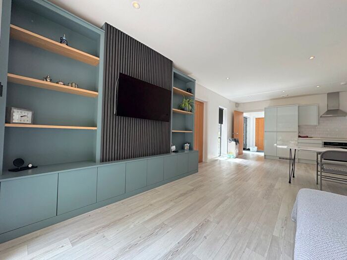 1 Bedroom Bungalow To Rent In Conduit Head Road, Cambridge, CB3