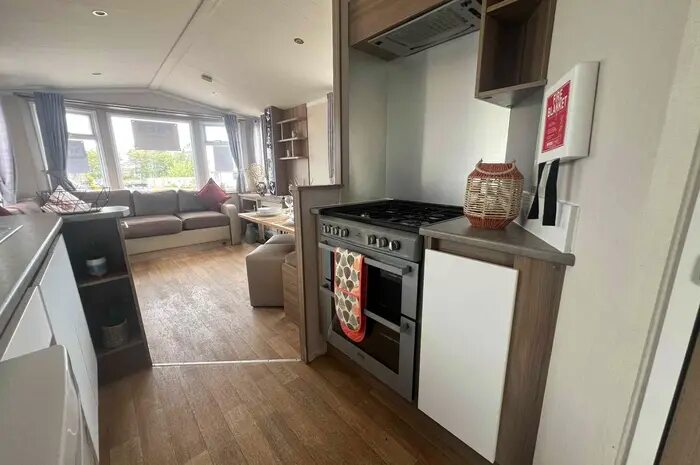 2 Bedroom Mobile/park Home For Sale In Lossiemouth, IV31