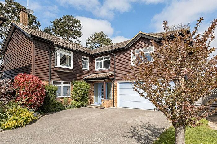 5 Bedroom Detached House For Sale In Hartwell Gardens, Harpenden, AL5