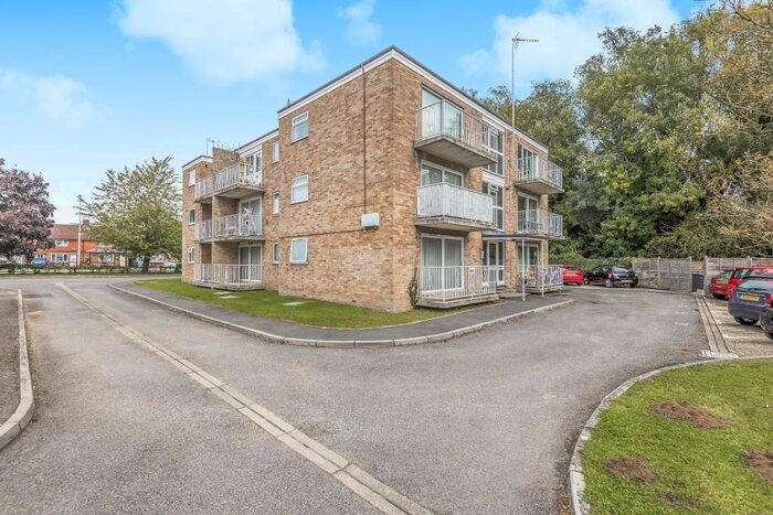 Apartment To Rent In Newbury, Berkshire, RG14