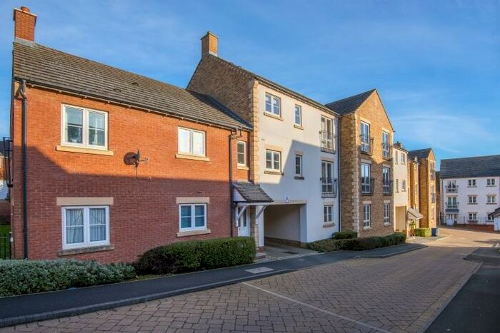 2 Bedroom Apartment To Rent In Rosemary Drive, Banbury, OX16