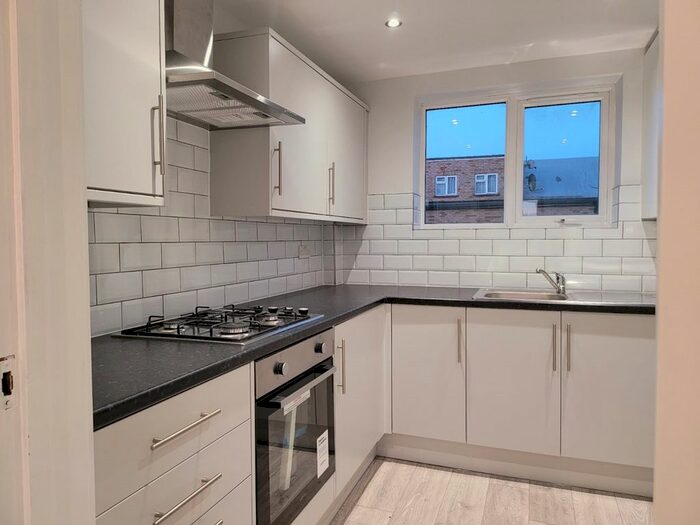 1 Bedroom Maisonette To Rent In Thorndike, Slough, SL2