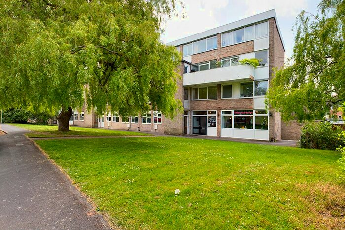 2 Bedroom Flat To Rent In Sycamore Avenue, Chandler's Ford, Eastleigh, SO53