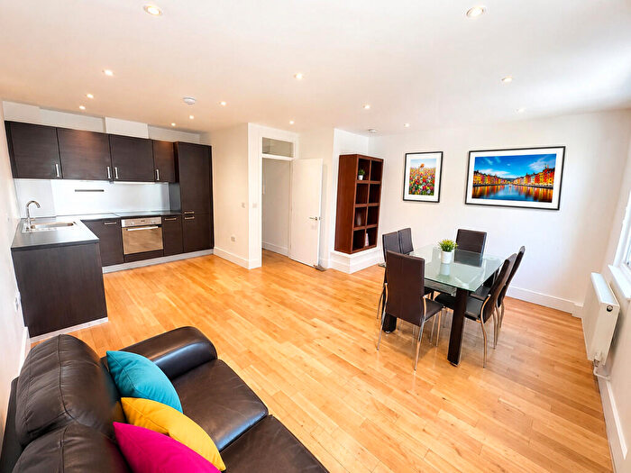2 Bedroom Apartment To Rent In Navigator Square, N19
