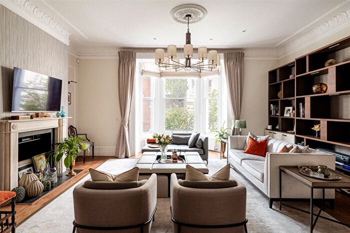 4 Bedroom Flat For Sale In Hyde Park Gate, South Kensington, SW7