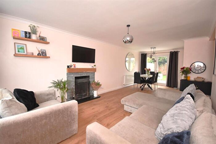 3 Bedroom Semi-Detached House For Sale In Warwick Close, Neston, CH64