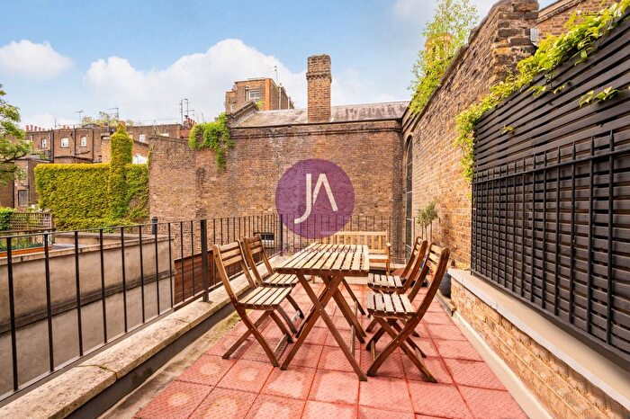 3 Bedroom Maisonette To Rent In Portobello Road, Notting Hill, London, W11