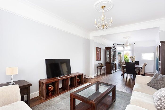 3 Bedroom Terraced House To Rent In Boston Manor Road, Brentford, TW8