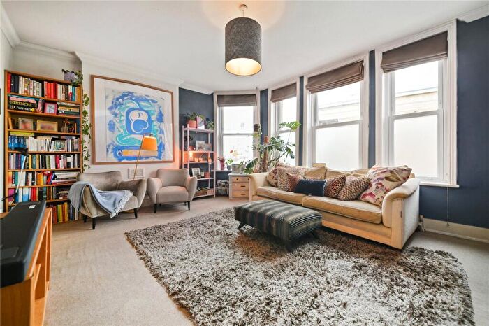 2 Bedroom Apartment For Sale In Knights Hill, West Norwood, London, SE27