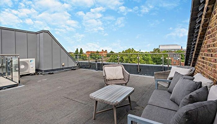 3 Bedroom Flat To Rent In Starboard Penthouse Palace Wharf, Rainville Road, London, W6