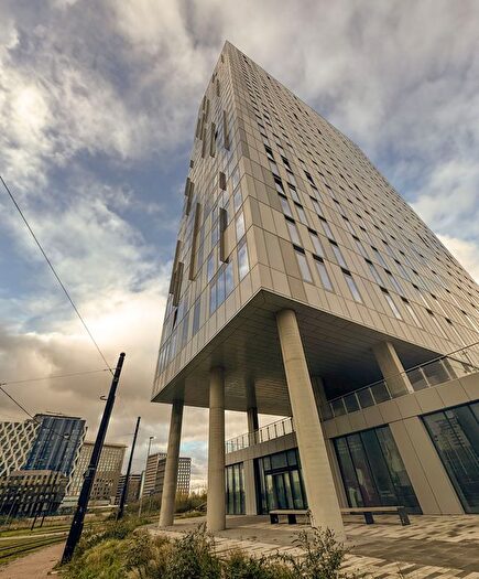 2 Bedroom Flat For Sale In Michigan Point Tower D, Michigan Avenue, M50