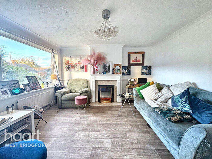 3 Bedroom Semi-Detached House For Sale In Green Platt, Nottingham, NG12