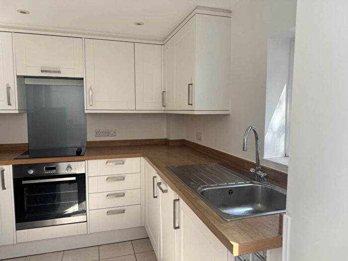2 Bedroom Property To Rent In Temple Road, Exeter, EX2