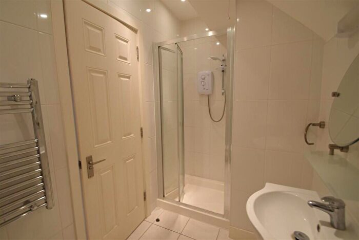 1 Bedroom Flat To Rent In Howardsgate, Welwyn Garden City, Hertfordshire, AL8