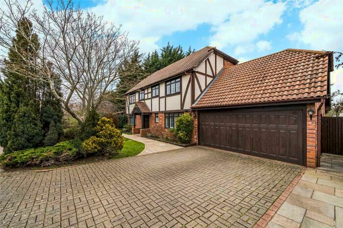 4 Bedroom Detached House To Rent In Bisley, GU24