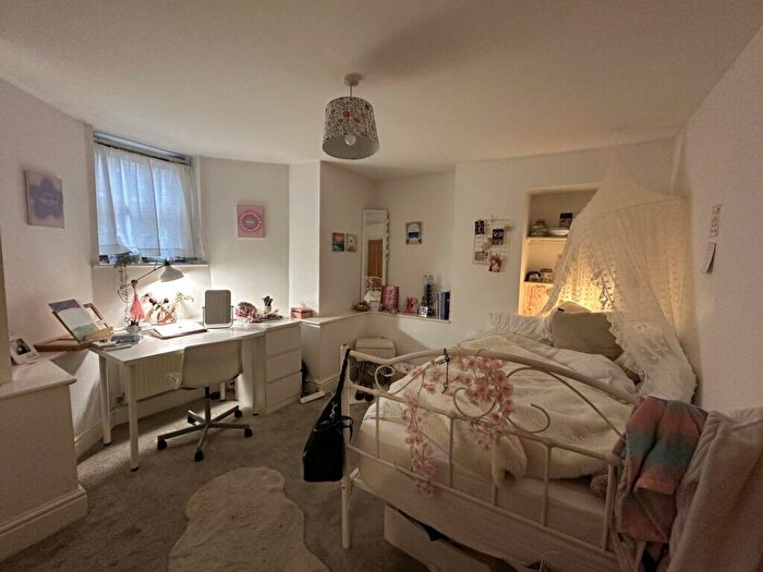 3 Bedroom Apartment To Rent In Egerton Road - Fallowfield - £ Pppw, M14