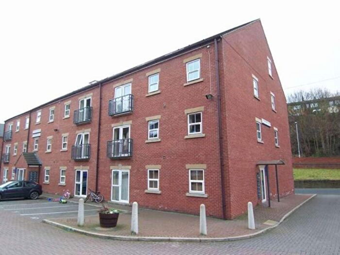 2 Bedroom Flat To Rent In Pullman Court, Morley, Leeds, West Yorkshire, Uk, LS27