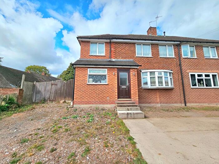 3 Bedroom Semi-Detached House For Sale In Wandsworth Road, Birmingham, B44