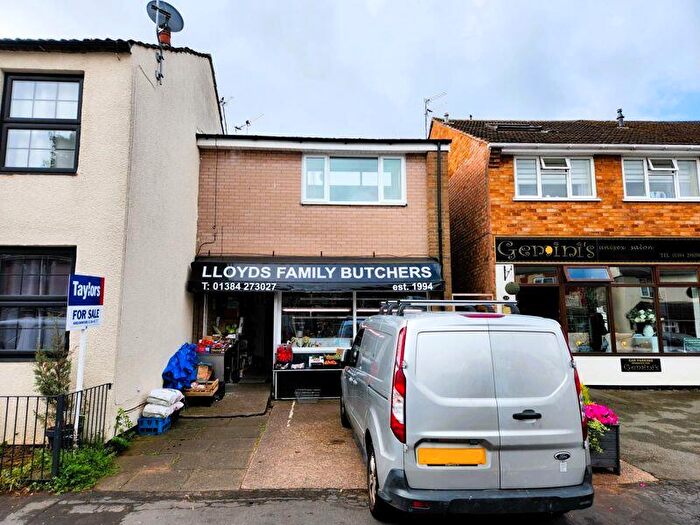 2 Bedroom Flat To Rent In Enville Road, Kingswinford, DY6