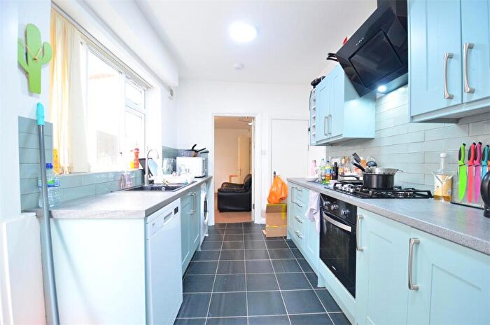 4 Bedroom Terraced House To Rent In Warwards Lane Selly Oak, B29