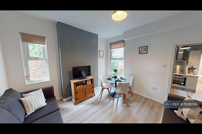 5 Bedroom Semi-Detached House To Rent In Queens Road, Beeston, Nottingham, NG9