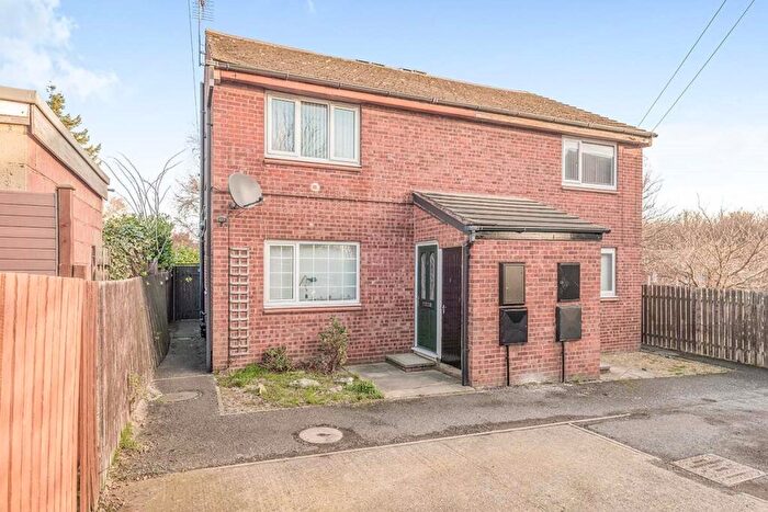 1 Bedroom Apartment To Rent In Worcester Drive, Leeds, West Yorkshire, LS10