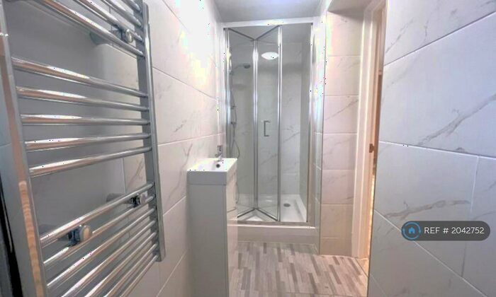 Studio To Rent In High Road, London, E18