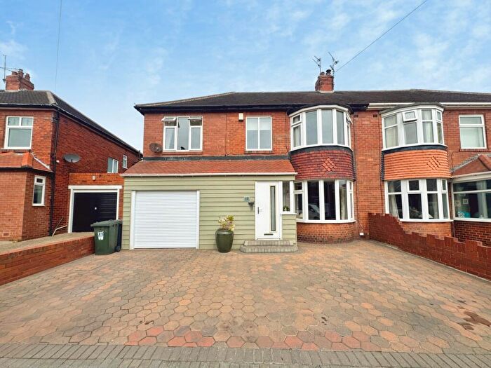 4 Bedroom Semi-Detached House For Sale In Deepdale Road, North Shields, NE30