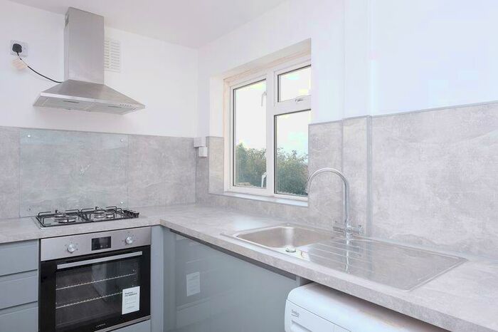 1 Bedroom Semi-Detached House To Rent In Canfield Close, Brighton, BN2