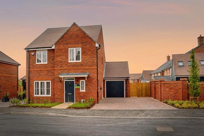 4 Bedroom Detached House For Sale In Kimblewick Road, Great Kimble, Aylesbury, HP17