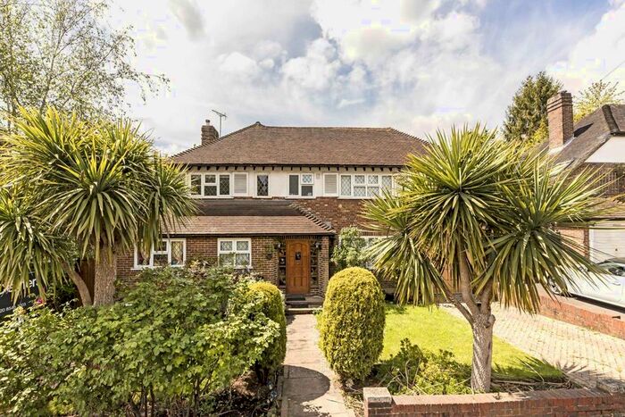 4 Bedroom Property To Rent In Southwood Avenue, Coombe, Kingston Upon Thames, KT2