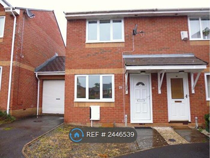 2 Bedroom End Of Terrace House To Rent In Little Parr Close, Bristol, BS16