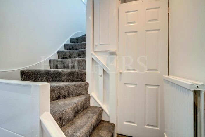 3 Bedroom Flat To Rent In Hamilton Road, London, NW10