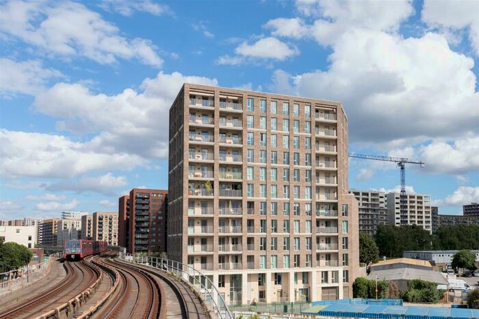 2 Bedroom Apartment To Rent In Knights Road, Royal Docks, E16