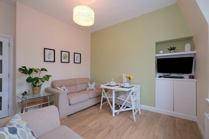 1 Bedroom Flat To Rent In Hollybank Place, Aberdeen, AB11