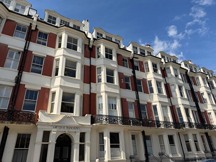 1 Bedroom Flat To Rent In Gwydyr Mansions, Holland Road, BN3