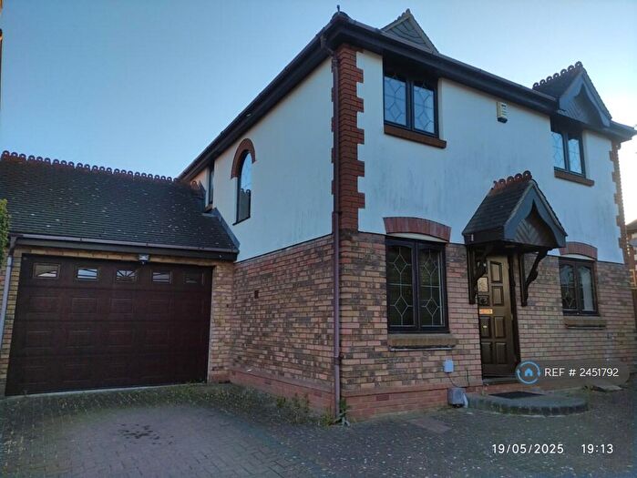 4 Bedroom Detached House To Rent In Cumbrae Mews, Wickford, SS12