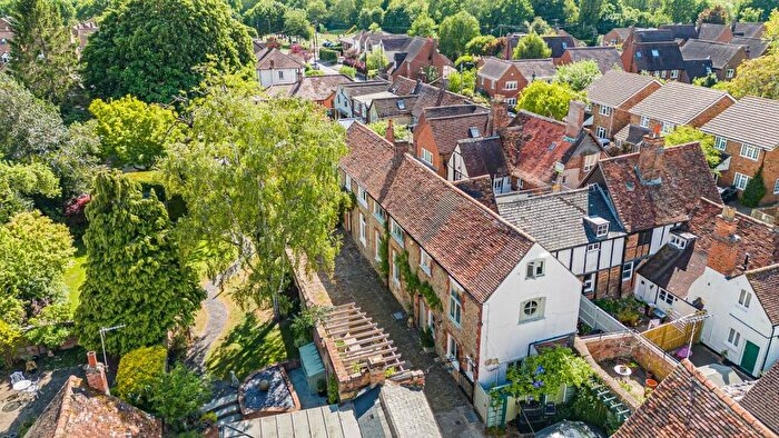 3 Bedroom Semi-Detached House For Sale In High Street, Thame, Oxfordshire, OX9