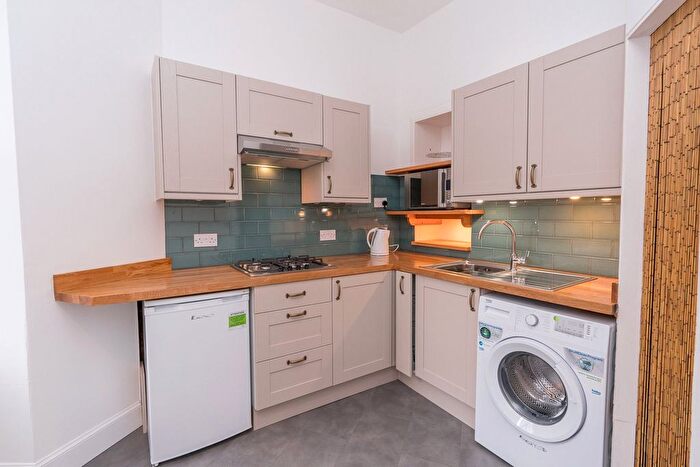 1 Bedroom Flat To Rent In St. Stephen Street, Edinburgh, EH3