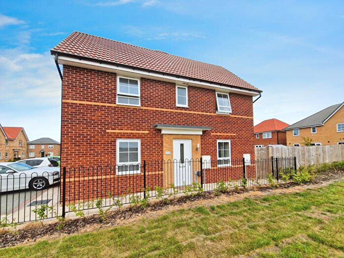 3 Bedroom Semi-Detached House For Sale In Valerian Close, Rossington, Doncaster, DN11