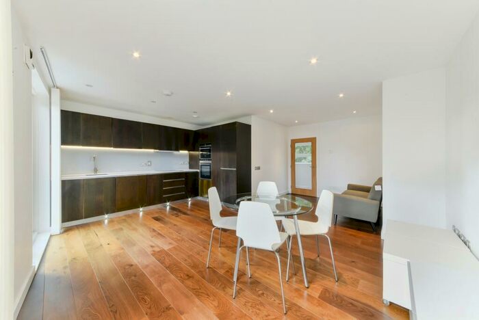 2 Bedroom Flat To Rent In Baldwin Terrace, Islington, London, N1