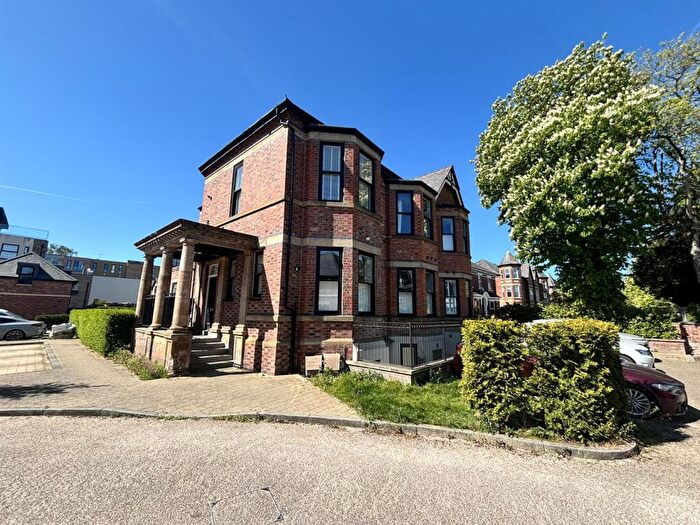 2 Bedroom Apartment To Rent In Barlow Moor Road, Manchester, M20