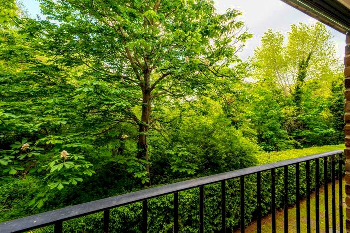 2 Bedroom Flat To Rent In London Road, Mitcham, CR4