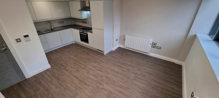 1 Bedroom Flat To Rent In Lichfield Road, Four Oaks, Sutton Coldfield, B74