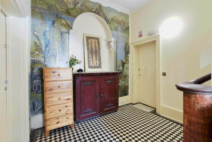 3 Bedroom Flat To Rent In Dresden Road, Archway, N19
