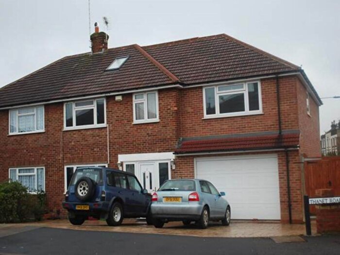 8 Bedroom House Of Multiple Occupation To Rent In Thanet Road, Bexley, DA5