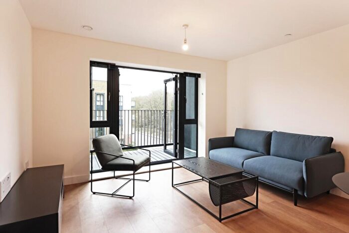 1 Bedroom Flat To Rent In Millard Place Arborfield Green, RG2