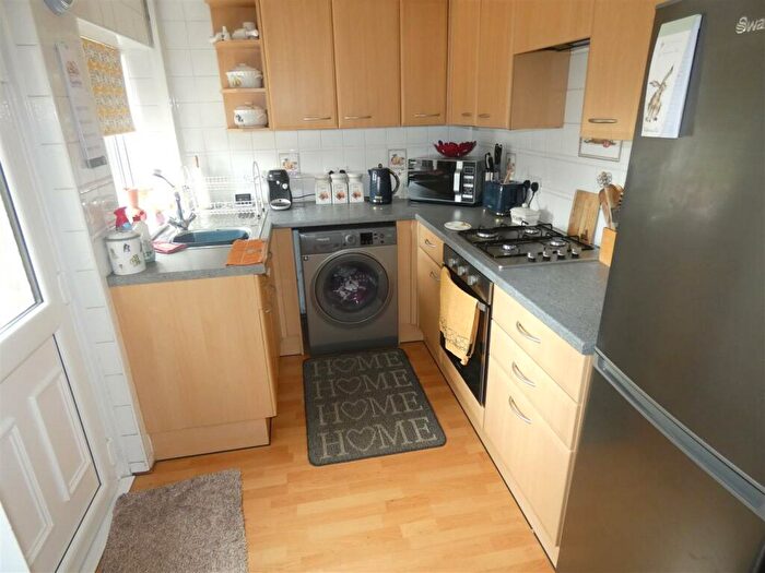 2 Bedroom End Of Terrace House For Sale In Kirkham Road, Freckleton, Preston, PR4