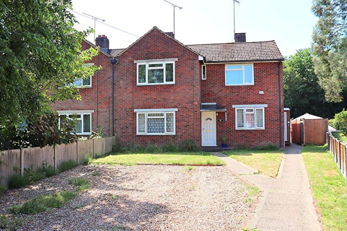 2 Bedroom Maisonette For Sale In Orchard Way, Camberley, GU15