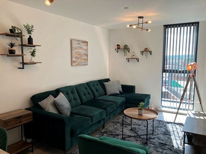 2 Bedroom Apartment To Rent In Parkview, Darwin Street, B12